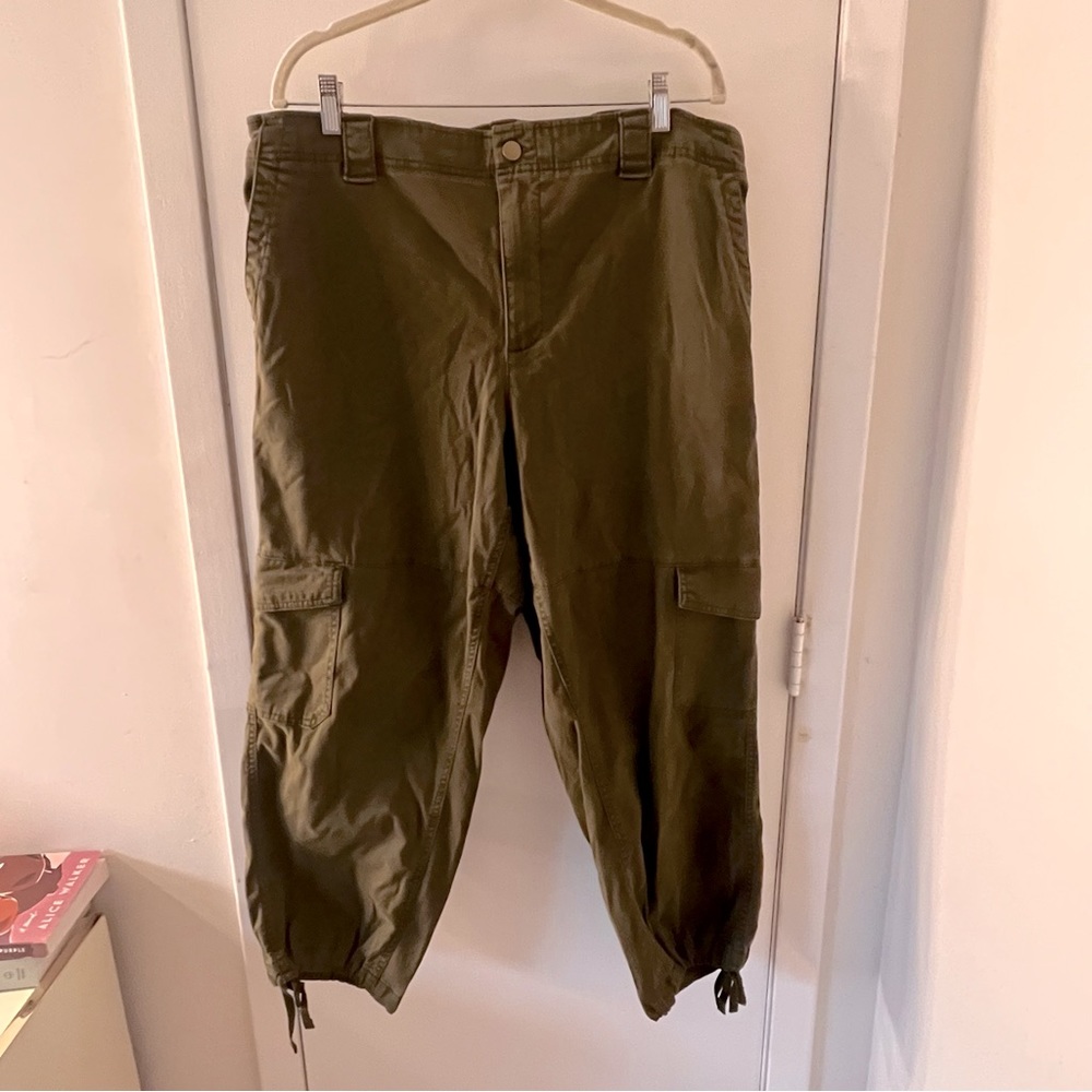 Women’s Olive cargo pants